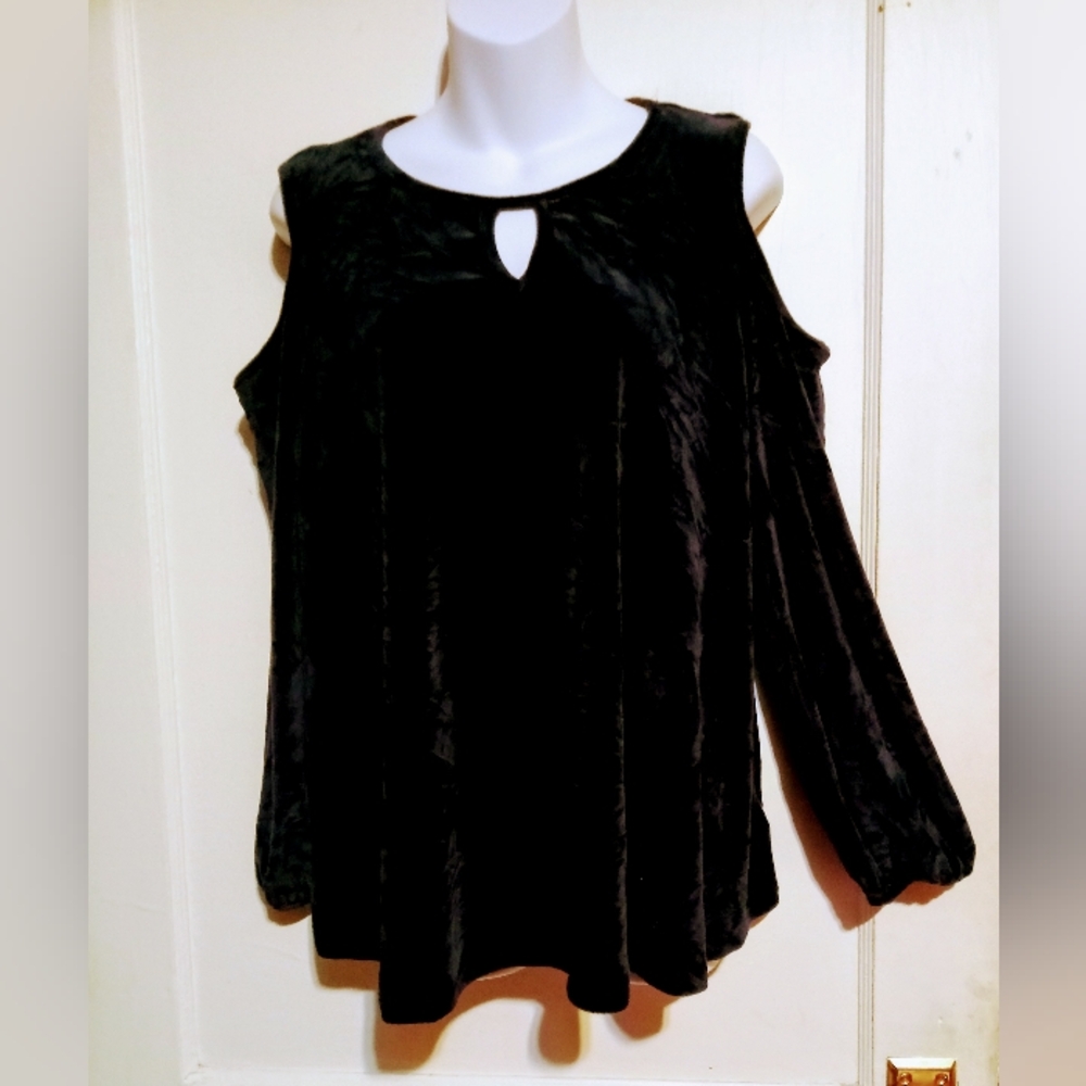 Elegant Black Cold Shoulder Top